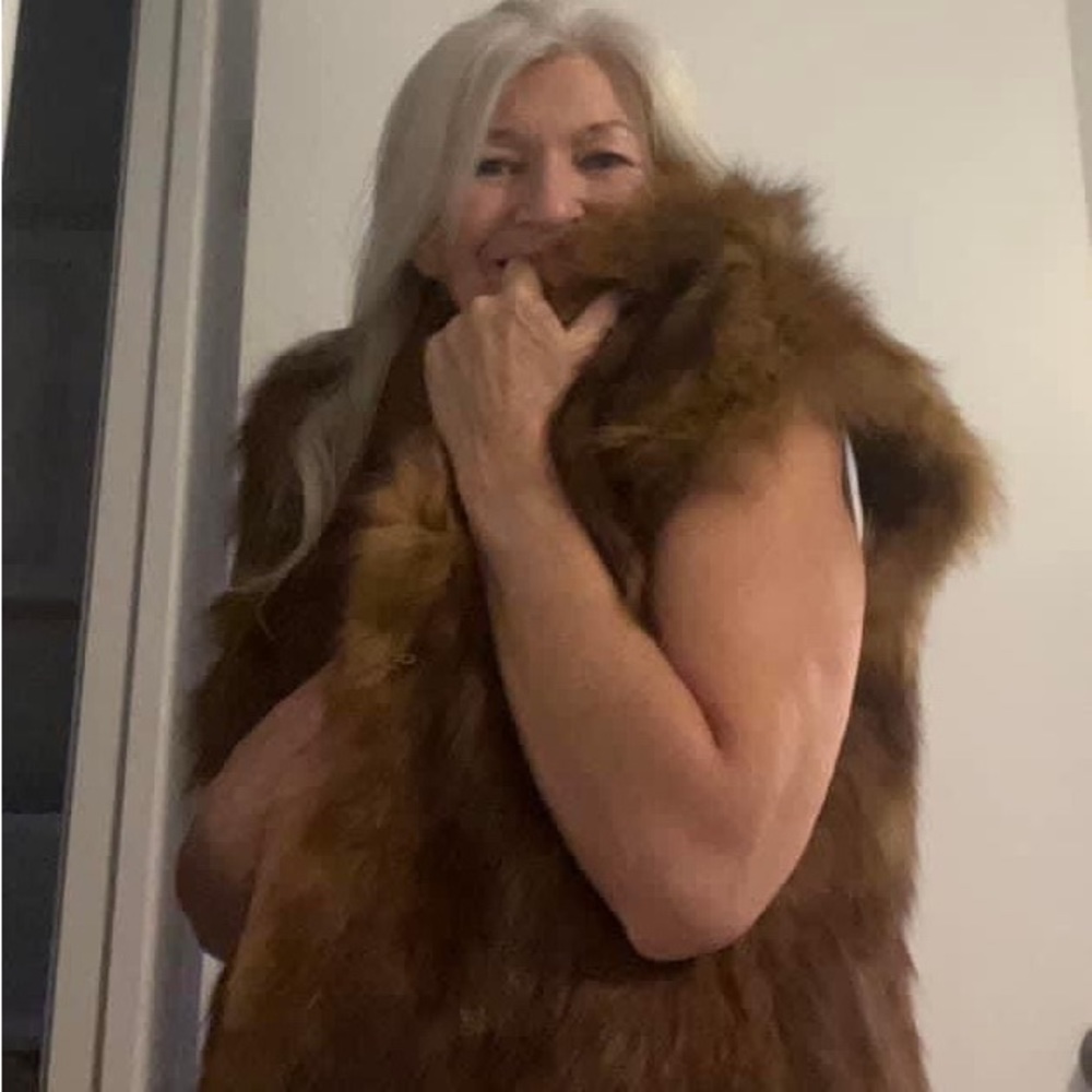 Adrienne Landau Fox Fur Appliqué embellished Vest - Picture 4 of 6